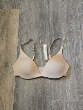 SKIMS Kim Kardashian Women's 30B Wireless Form Super Push Up Bra New w/ Tags!